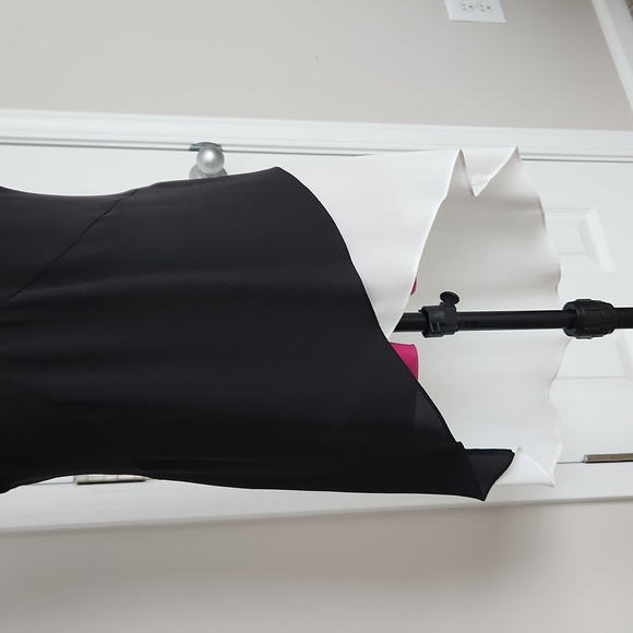 BCBG Black and White Tunic Top Size Small - Picture 5 of 7